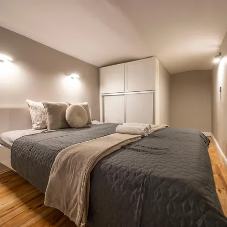 Charming & Cozy By Prestige Homes * Budapest