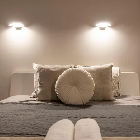 Charming & Cozy By Prestige Homes *