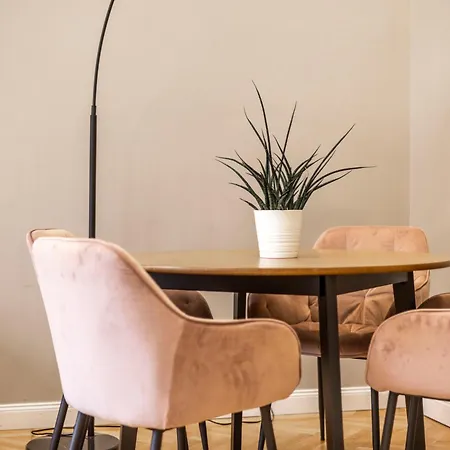 Charming & Cozy By Prestige Homes Apartment Budapest